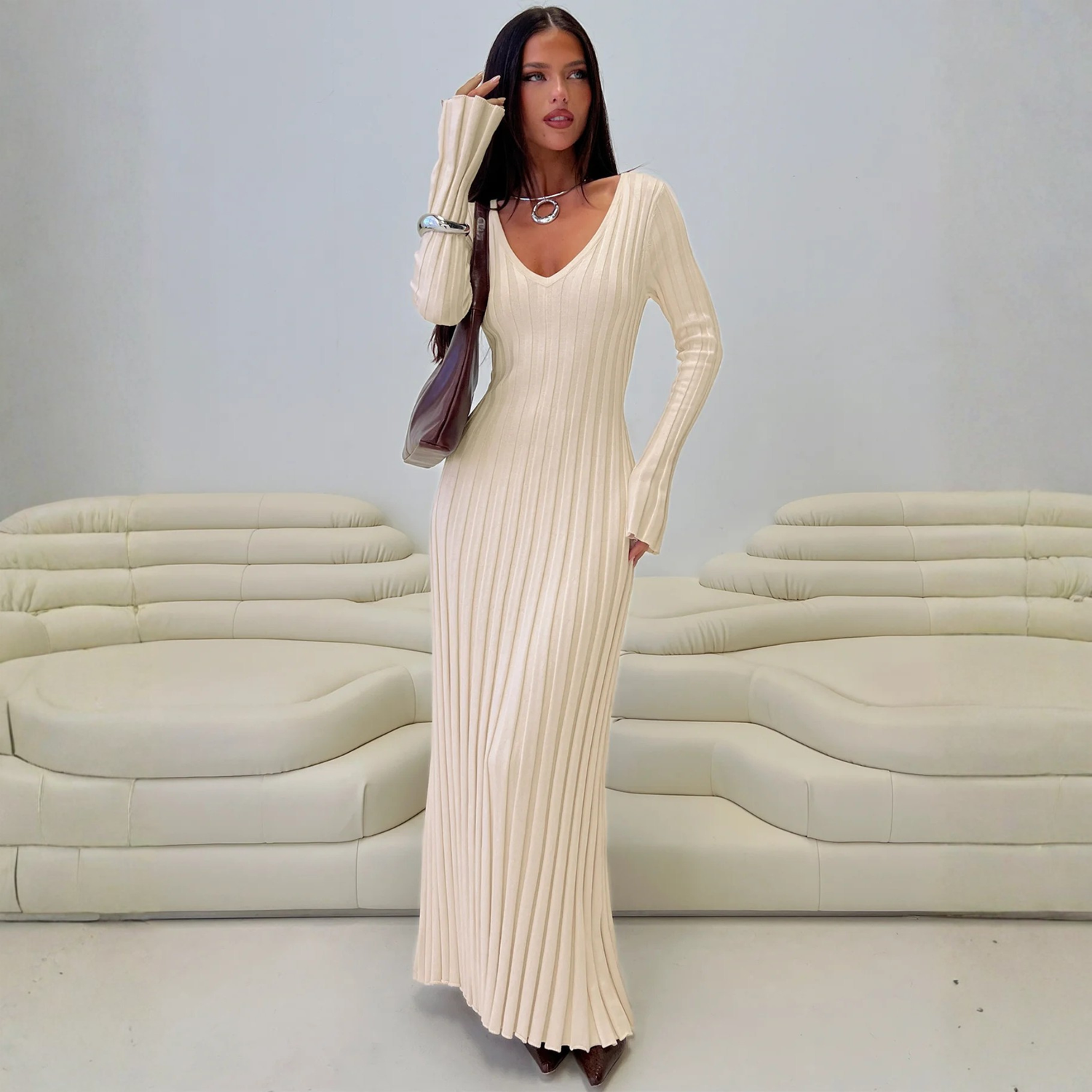 woman wearing a princess polly maxi dress from closet concierge 
